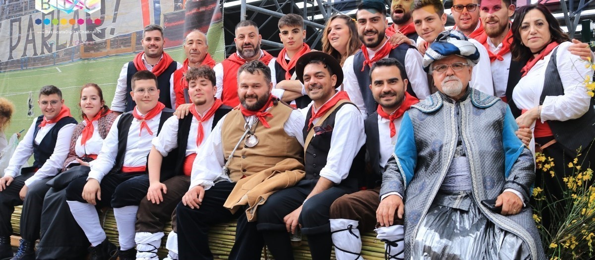 PARATA DEI TURCHI: I VOLTI SCANDISCONO IL COUNTDOWN 